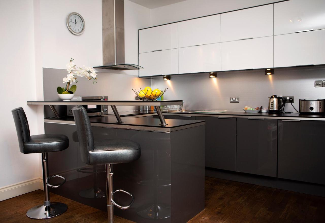 Apt 1, Trafalgar Square 1St Floor By Indigo Flats ロンドン エクステリア 写真
